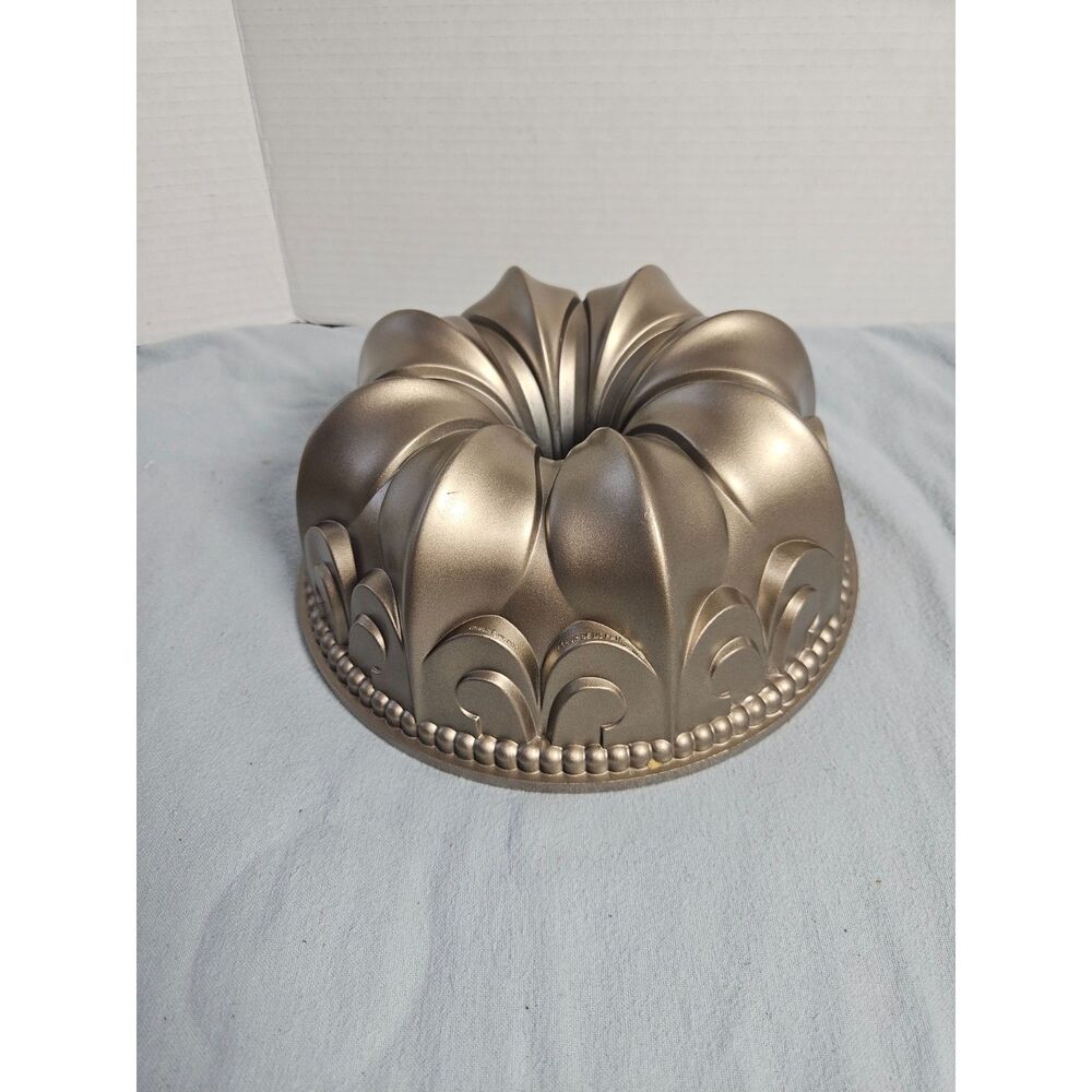 Nordic Ware Fleur De Lis Bundt Pan Cast Aluminum 10 Cup Nonstick Bronze tone